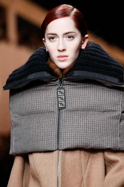 Look 19